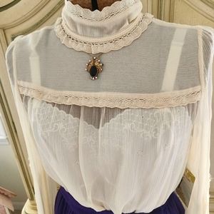 BEAUTIFUL "FREE PEOPLE" NWT VICTORIAN/ RENAISSANCE SHEER BLOUSE!